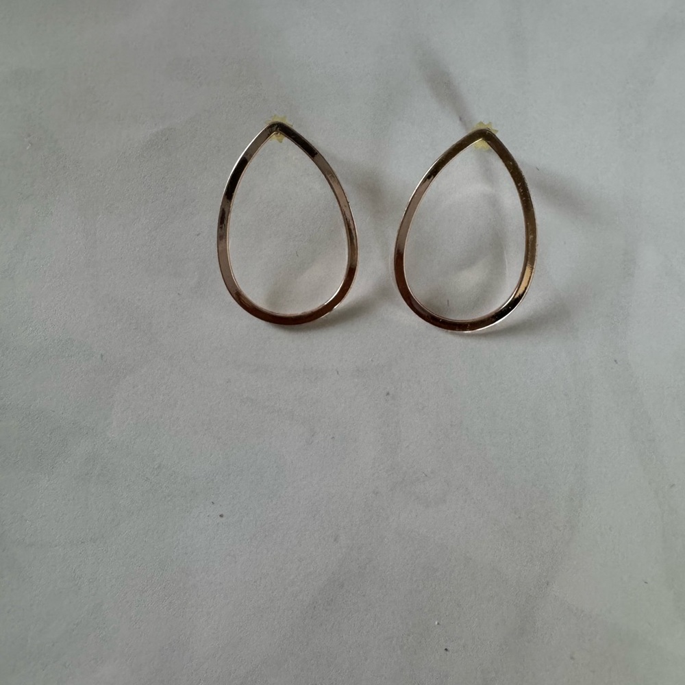 Elegant Rose Gold Teardrop Earrings